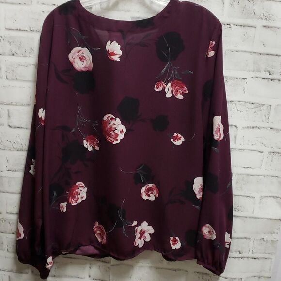 Apt 9 top - Picture 3 of 3